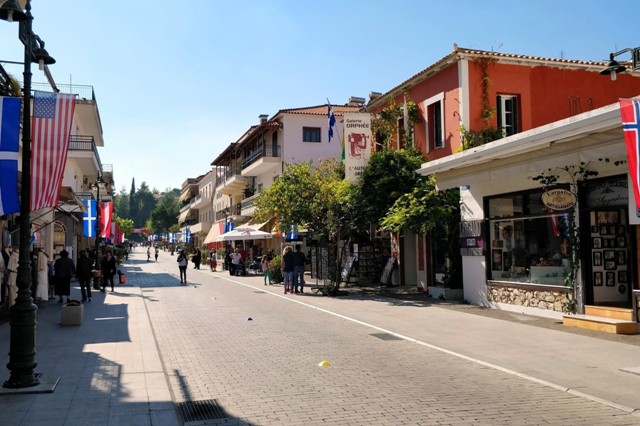 Olympia - The main high street of Olympia  